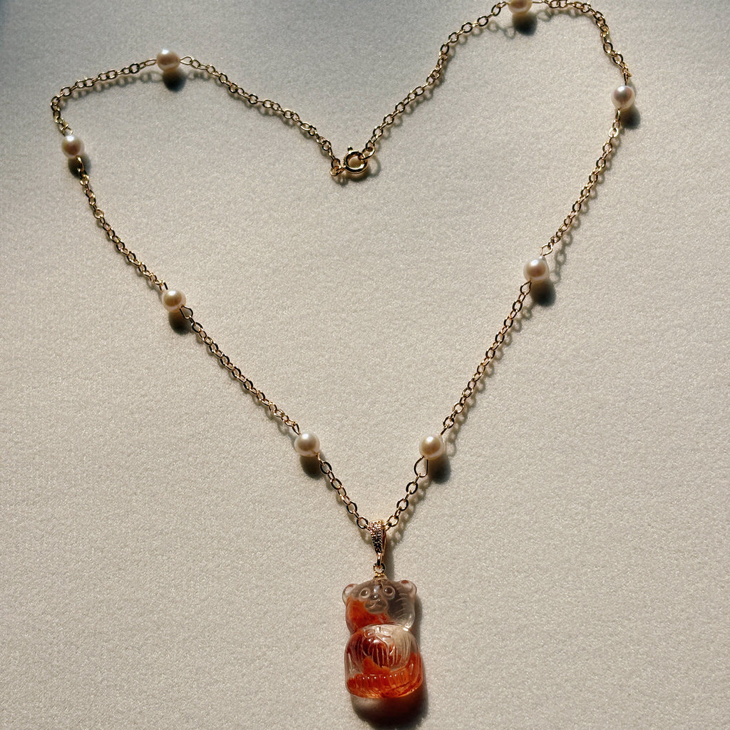Spiritual Animal Honey Quartz Bear Pendant Pearl Necklace