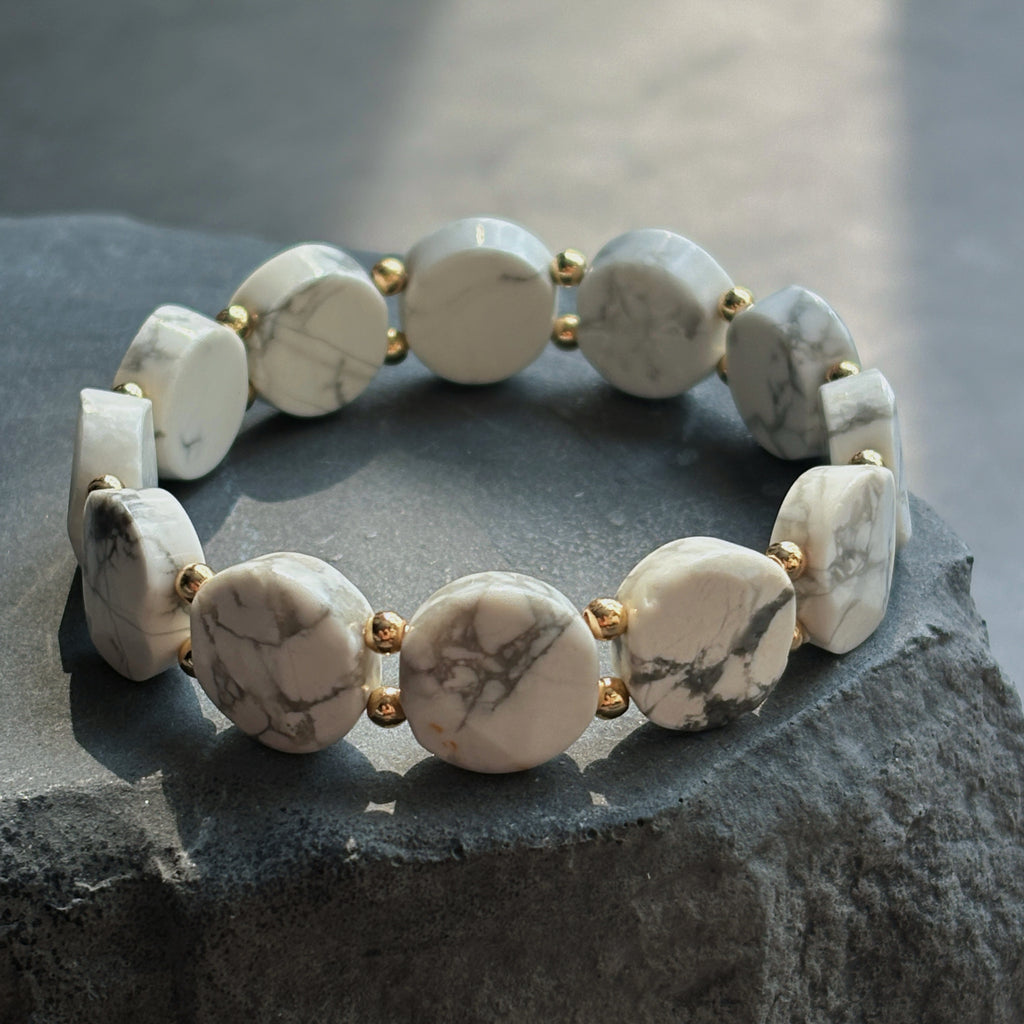 Silent White Howlite Clam Bracelet
