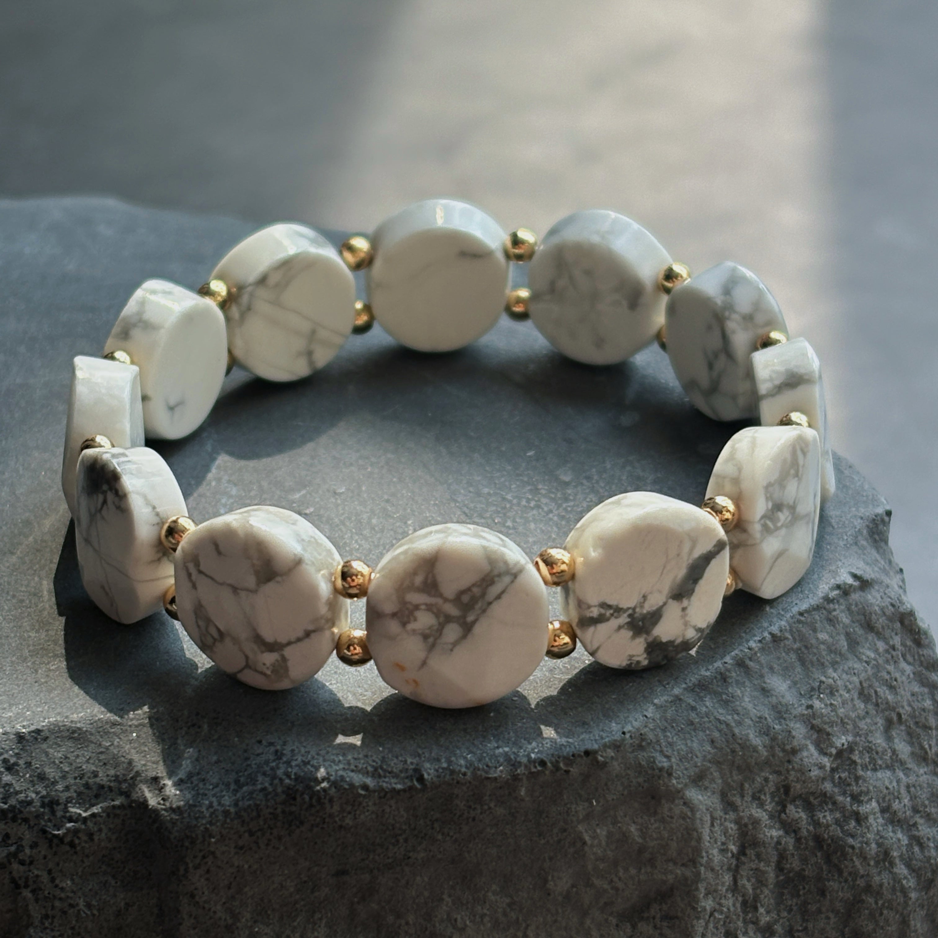 Silent White Howlite Clam Bracelet