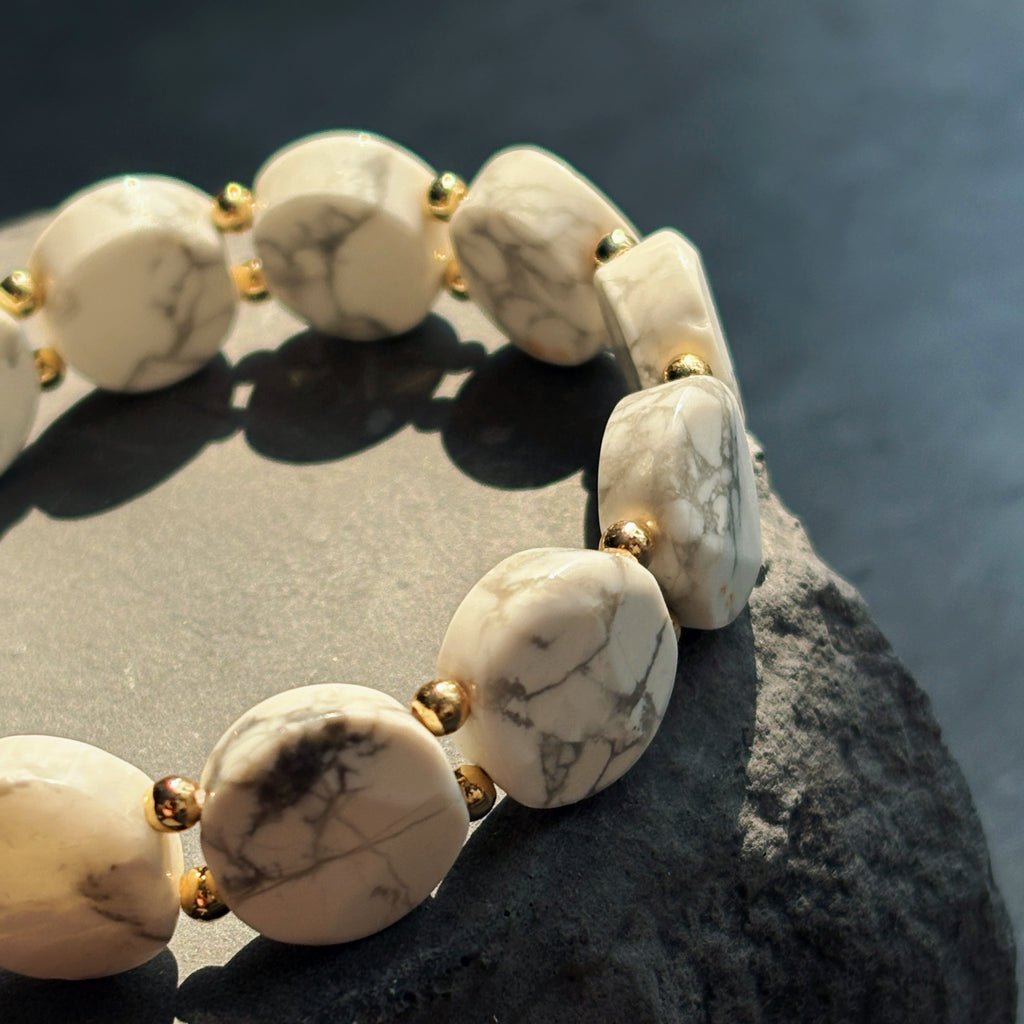 Silent White Howlite Clam Bracelet