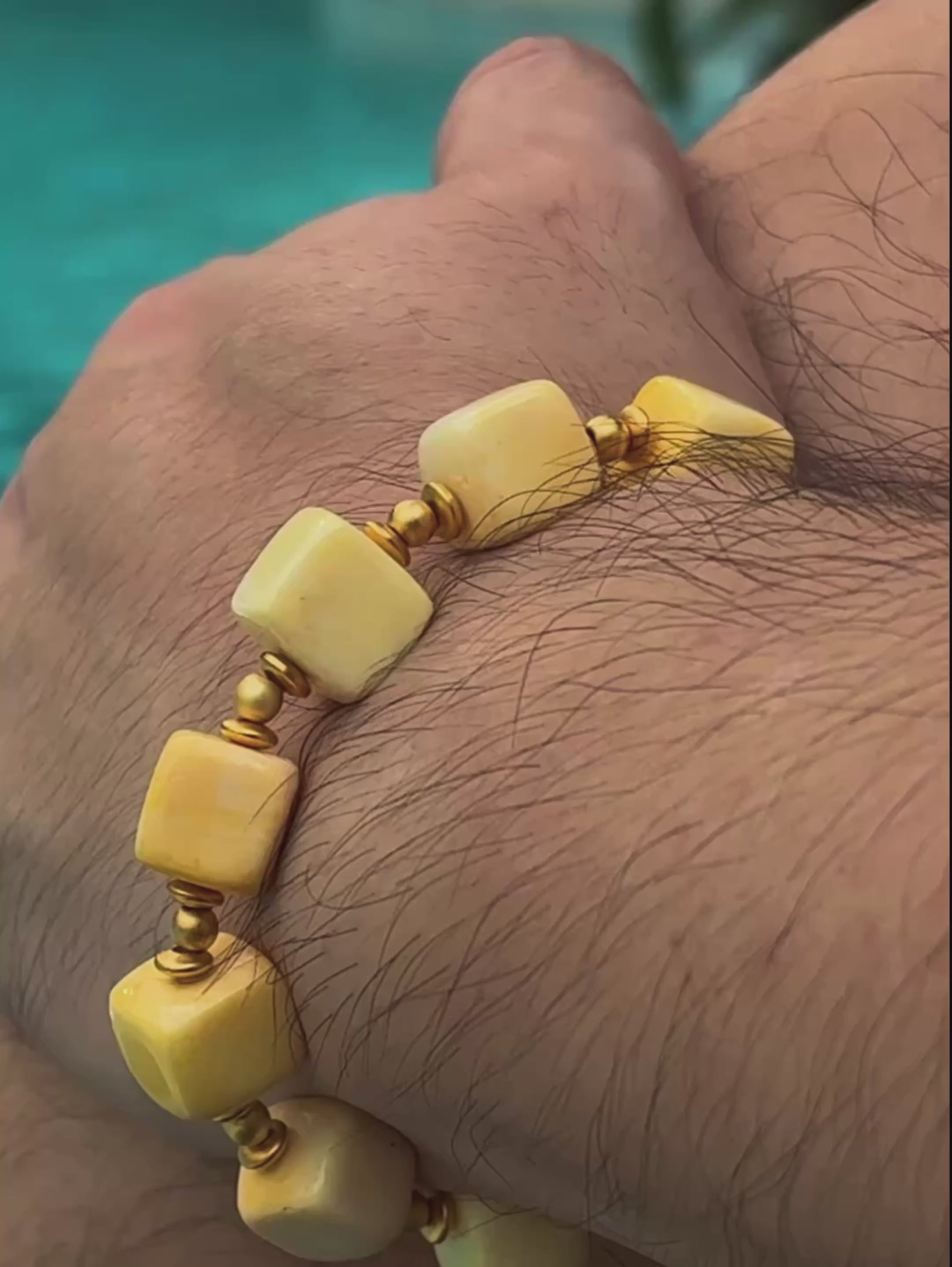 Silk Road Relic Golden Shell Cube Bracelet